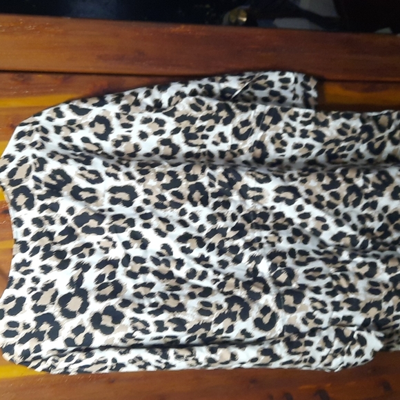 Ashley Stewart's linen blouse - Picture 11 of 13